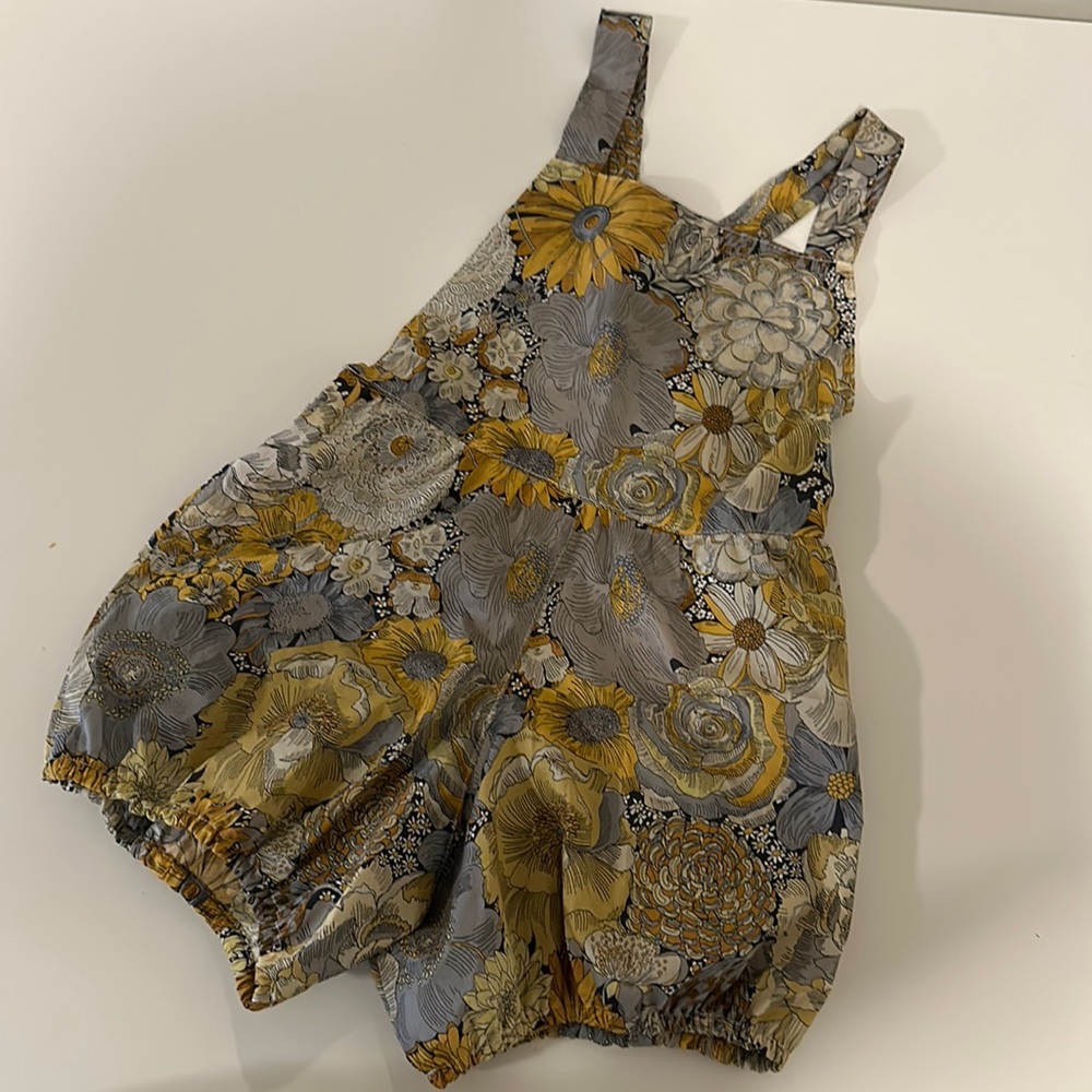 Mabo play suit. Size 6/7.